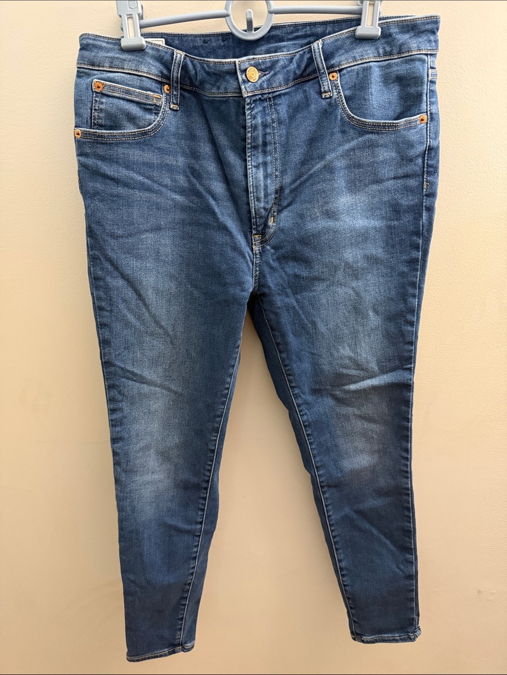 EUC Gap Ace Skinny Jeans